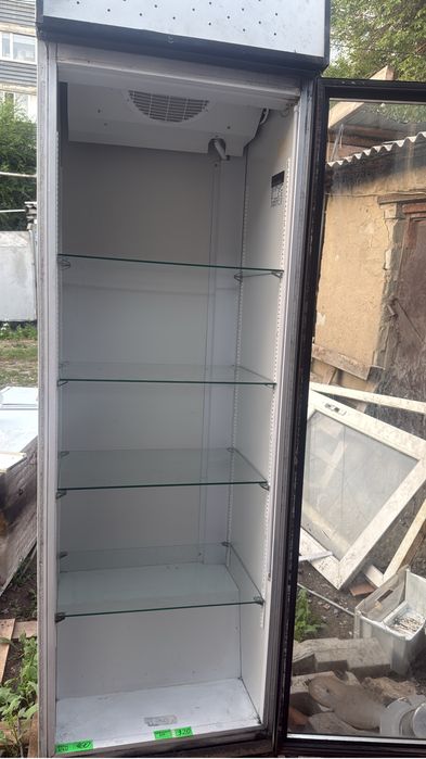 Продам витрину для напитков