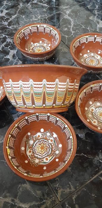 Троянска керамика. сервиз,  за хранене 5 купи  малки +1 голяма