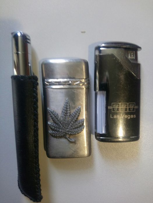 Запалки газови шест броя.