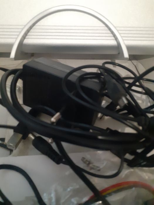 Vând carcasă ext. De aluminiu  USB.Nou