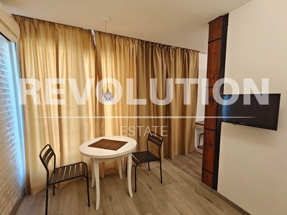 Дава се под наем Двустаен апартамент в Варна, Център - 50 кв.м за 523.26 € - Снимка #2