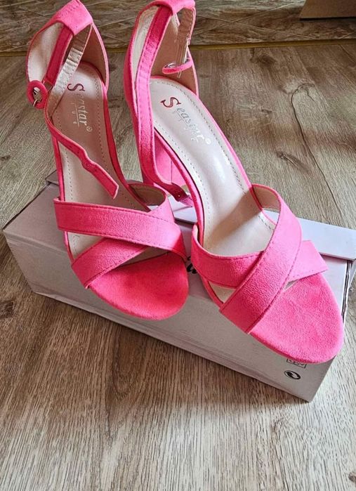 Розови   токчета