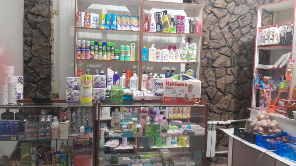 В продаже витрины