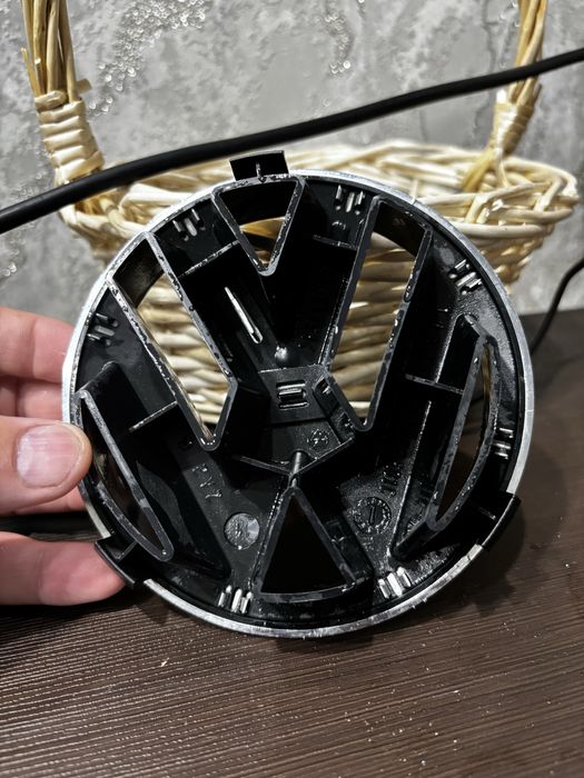 Значок Volkswagen Оригинал