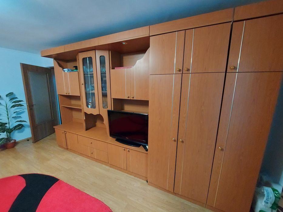 Vind set mobilier de sufragerie in stare bună