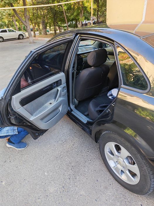 Ласетти жентра сотилади