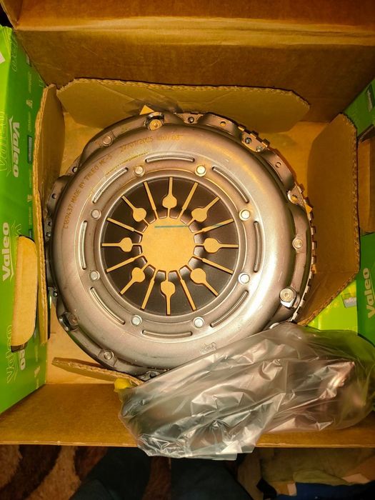 Ambreiaj cu volanta masa dubla Nissan Qashqai 1.6 X-Trail 1.6 837492