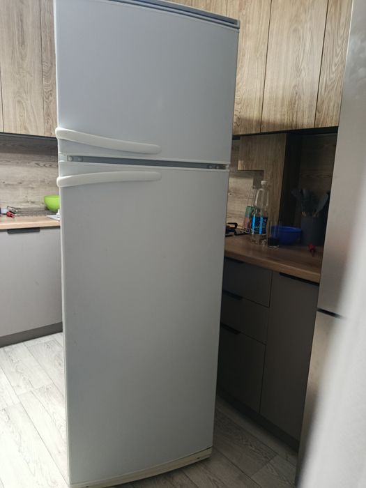 Холодильник двухкамерный