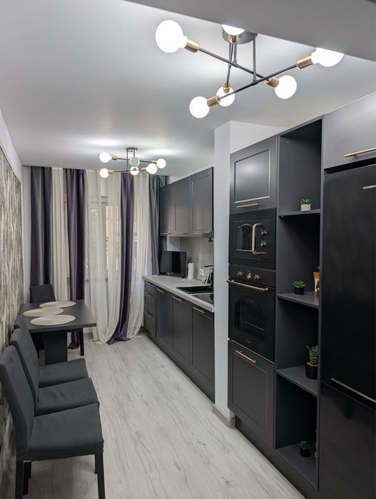 Apartament  renovat , recent mobilat ,2 camere decomandat