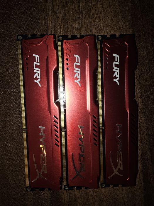 3 stichuri HyperX ddr3 Fury Red