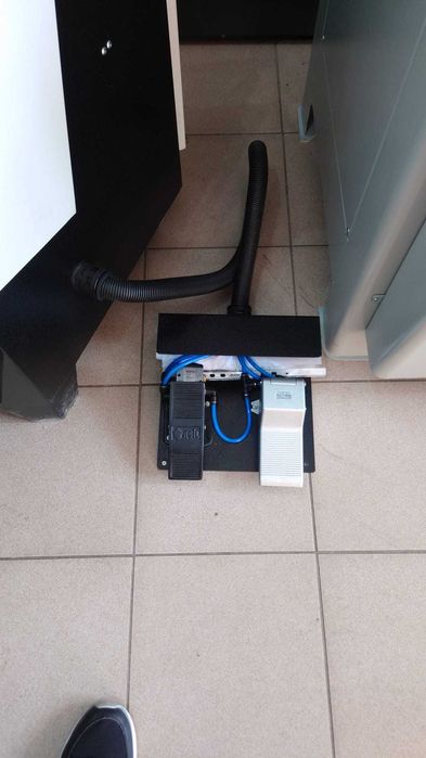 Utilaj automat de sertizat aluminiu (PNEUMATIC)