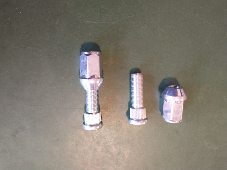 Bolțuri prezoane Piulițe Jeep