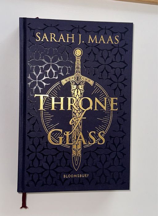 Книги на английски език/ Throne of Glass Sara J. Maas/ Books