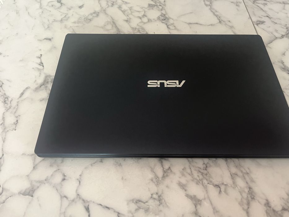 Laptop Asus VivoBook E510MAB+accesorii de gaming
