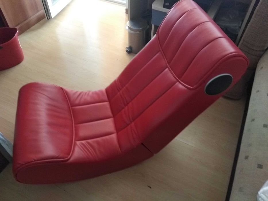 Продавам музикален стол