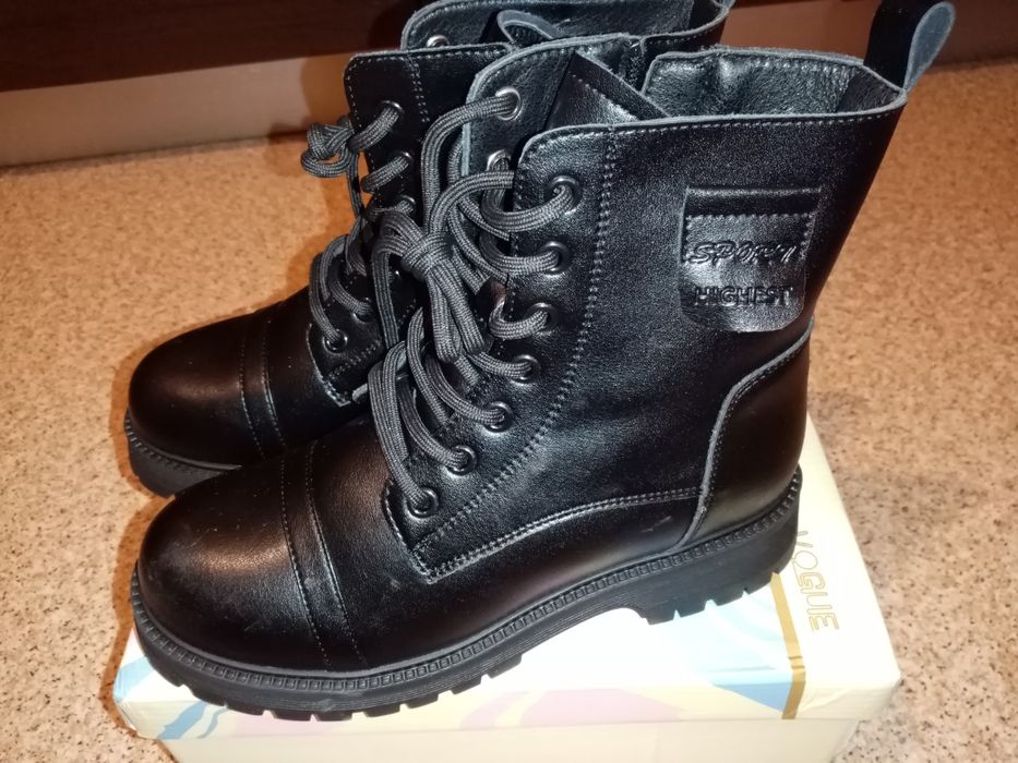 Ботинки зимние женские