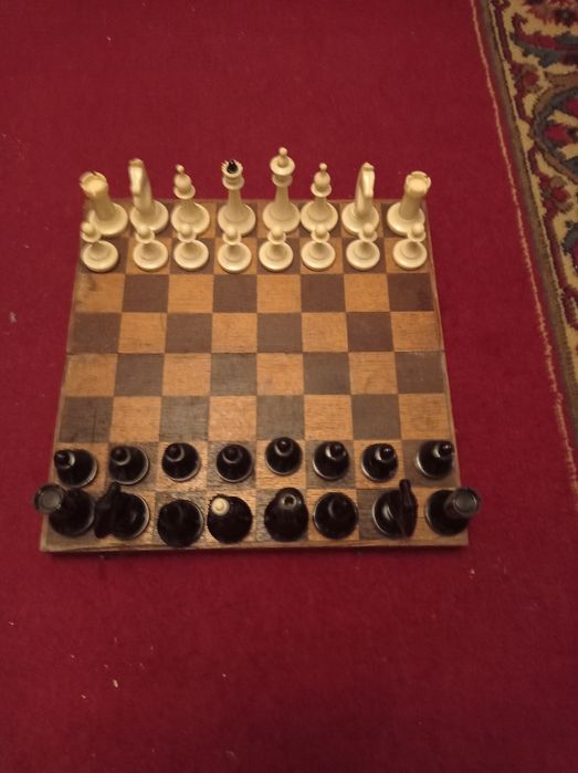 Шахматы.Класические.Фигуры пластмассовые.