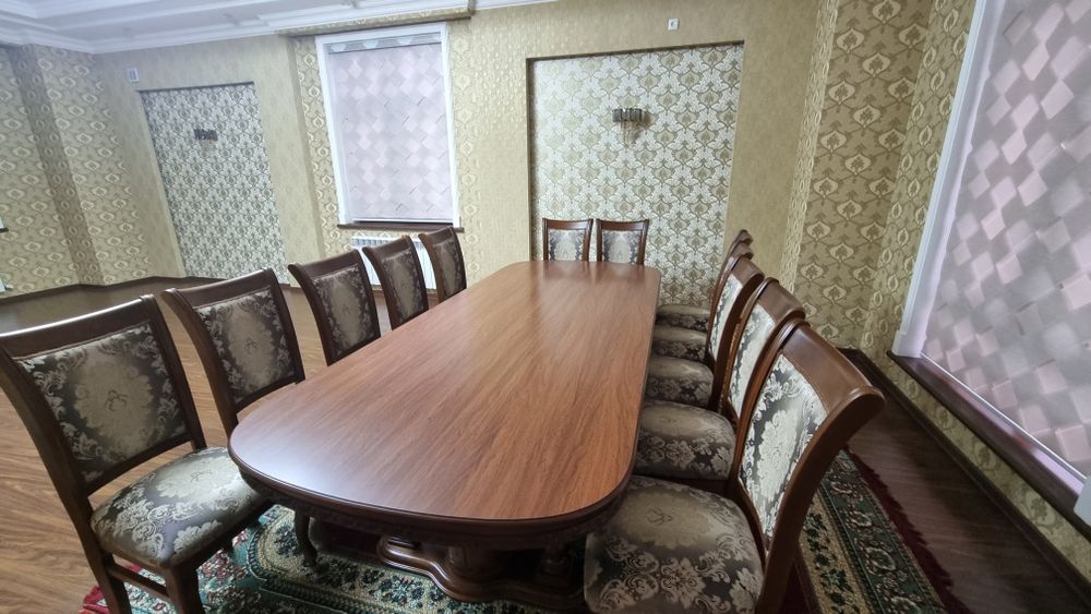Монделюкс фирмасидан Мехмонхонлар кутиш учун комплект стол стул сотила