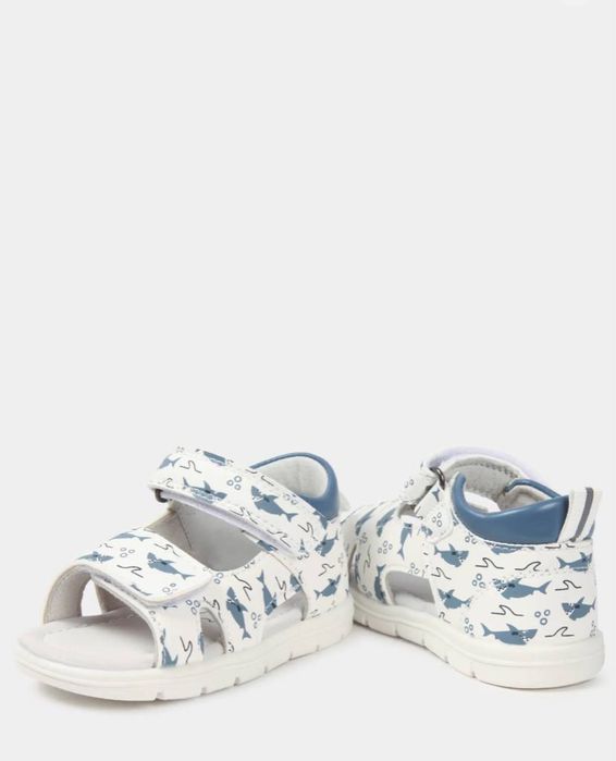 Продам сандалики детские