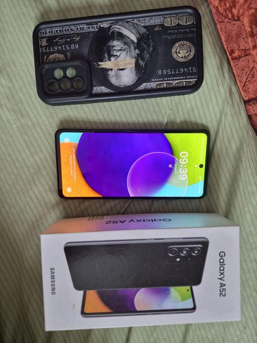 Продам Самсунг А52