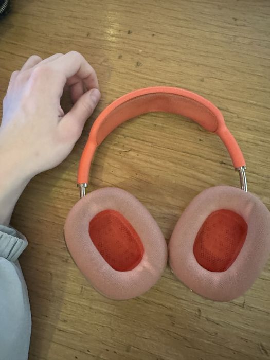 Air pods max 1 красные