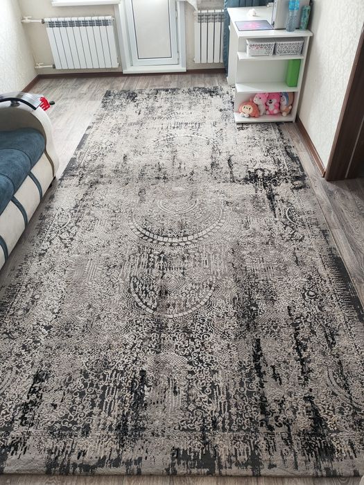 Продам ковер размер 2/4