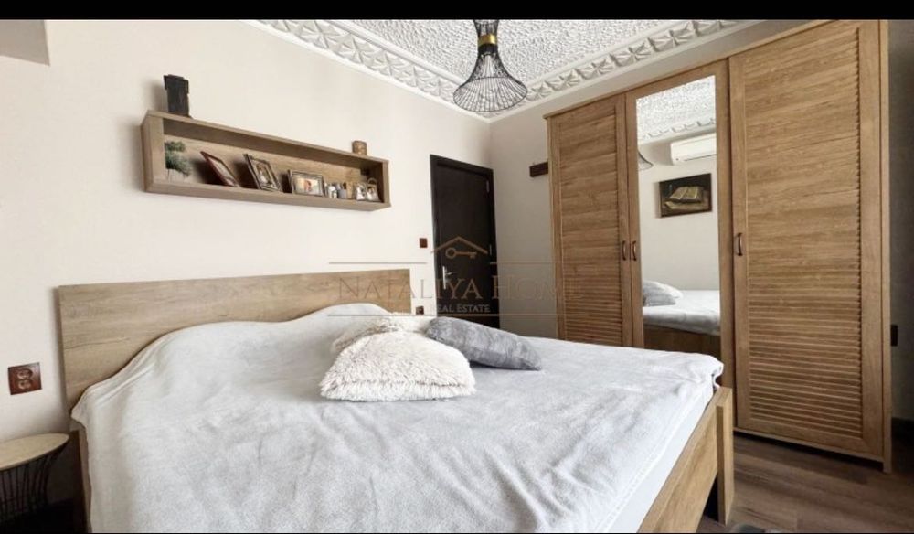 Продава се Четиристаен апартамент в Бургас, Сарафово - 100 кв.м за 867 €/кв.м - Снимка #4