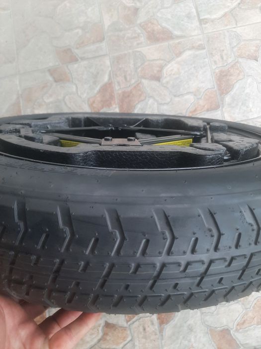 Продам набор домкрат с докаткой.