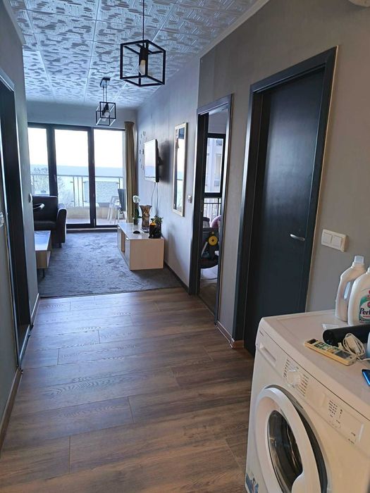 Продавам апартамент  на първо линия на морето в гр. Бяла