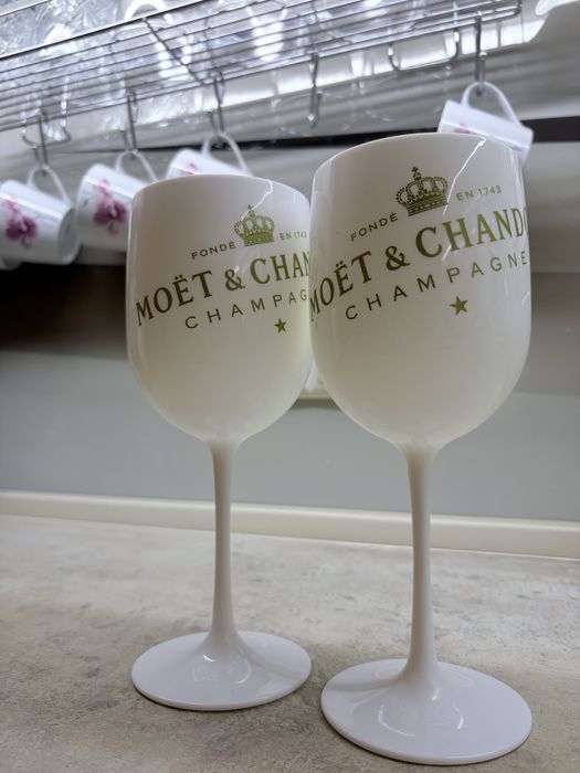 чаши за шампанско моет 2 чаши