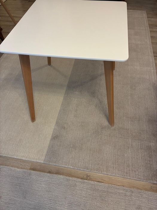 Masa DECLAN II din MDF alb, lemn de fag 80x80xH75cm