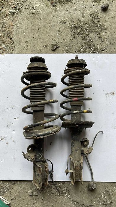 Amortizor stanga dreapta Hyundai i 20 1.1 crdi an 2013