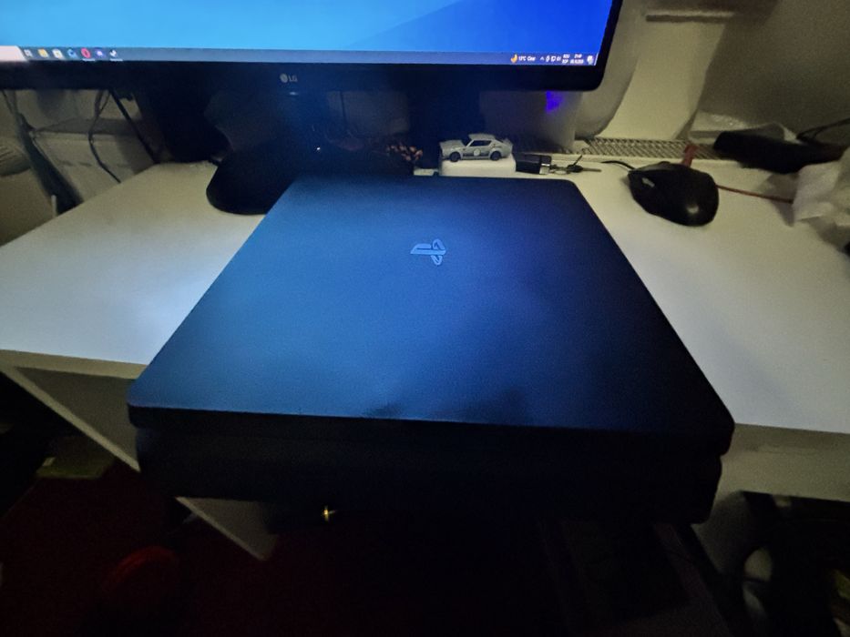 Vand Ps4 slim de 1TB