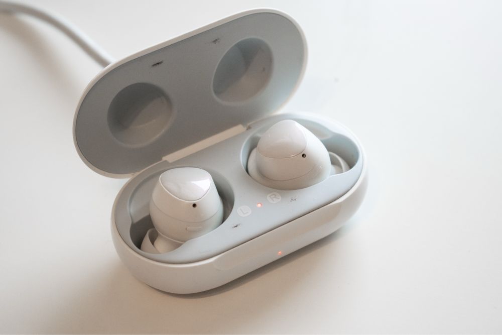 Служалки Samsung Galaxy Buds 1
