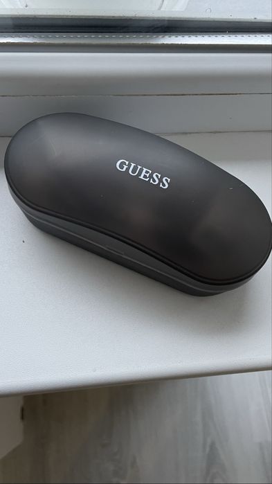 Чисто нови слънчеви очила Guess