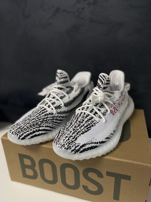Adidas Yeezy 350 V2 Zebra | Calitate Premium |