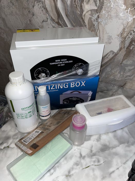 Продаётся набор для маникюра/ гель-лака.