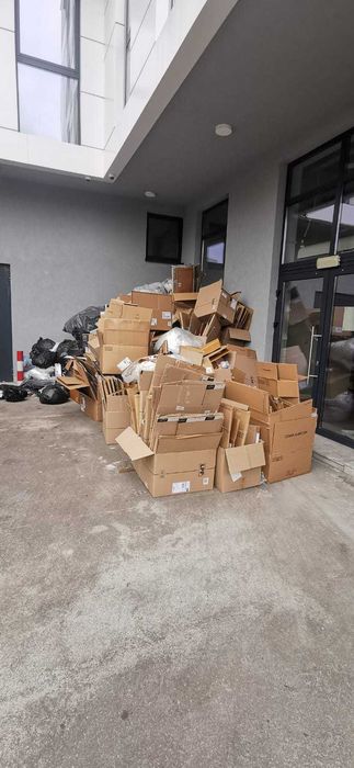 Colectam deseuri reciclabile- carton, hartie, plastic si lemn