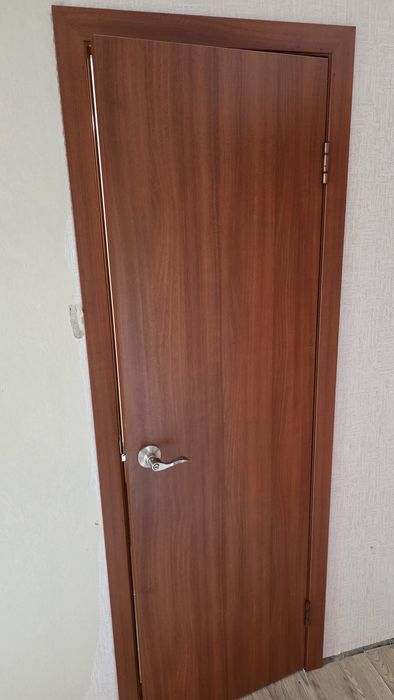 Продам межкомнатные двери.