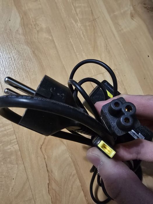 Зарядное устройство на ноутбук/пк