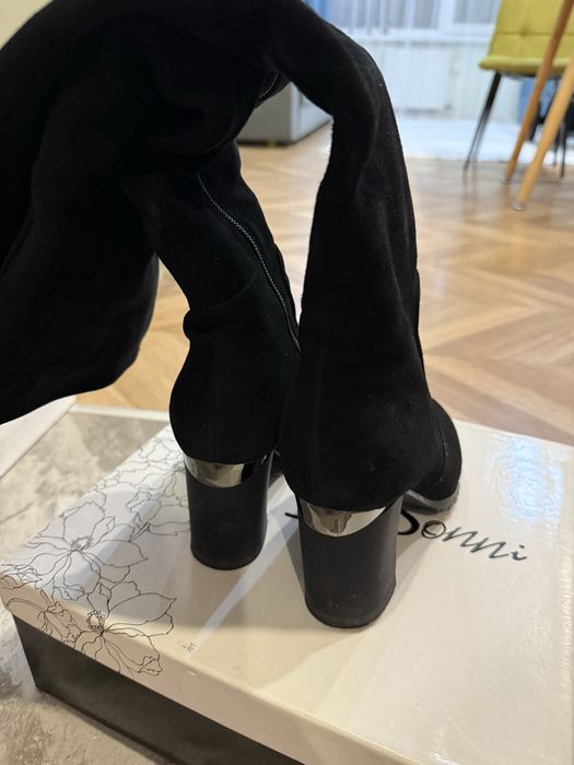 Продам демисезонные  сапоги