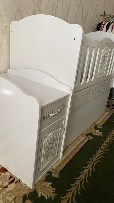 2 детские кровати и тумба