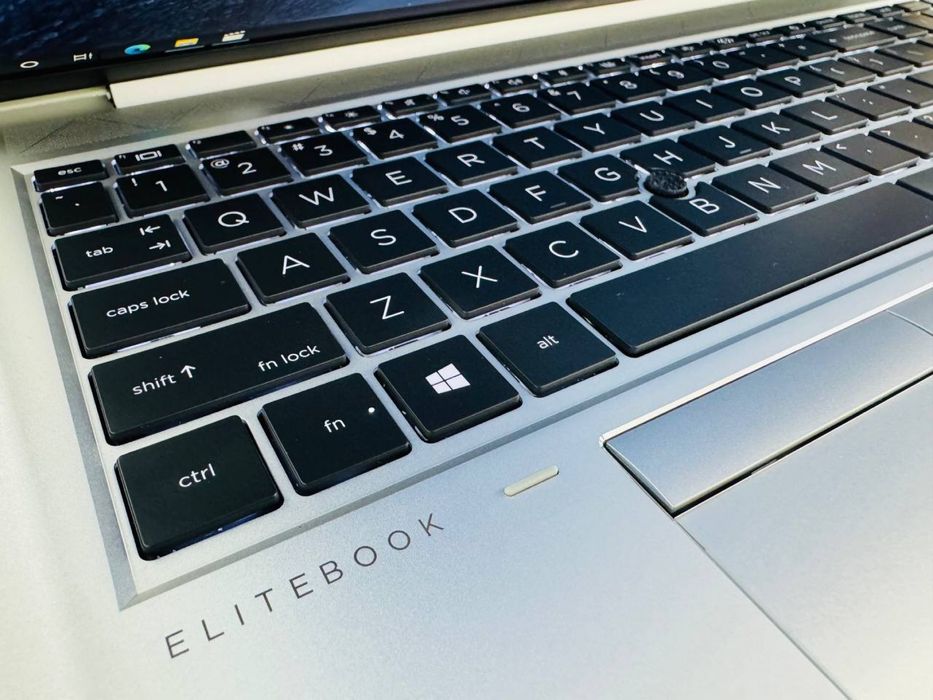 Hp elitebook G7.
