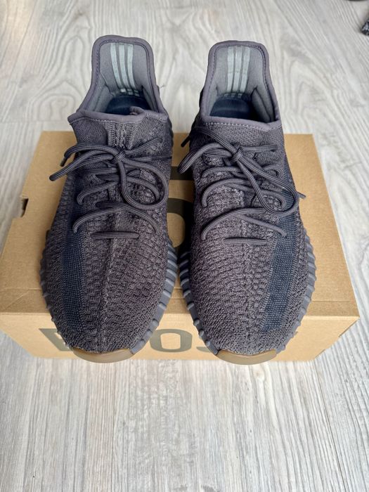 Adidas Yeezy Boost 350 V2 Cinder