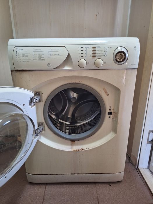 Стиральная машинка автомат, аристон