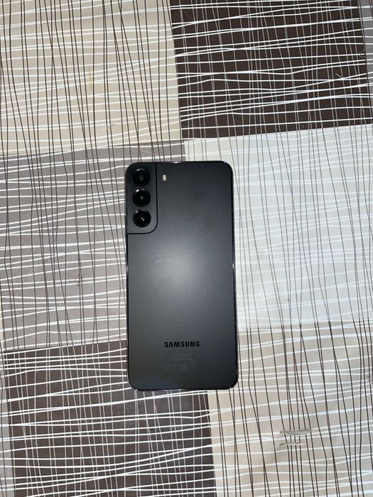 Samsung S22+ 128gb 6 gb ram