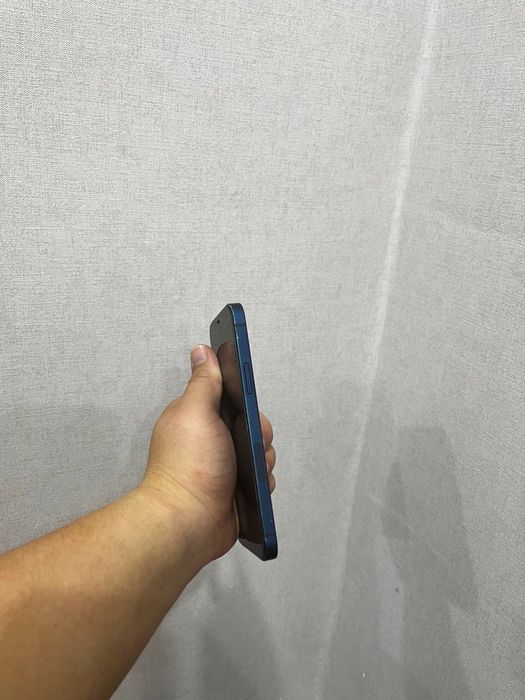 iPhone 12  64гб 60к