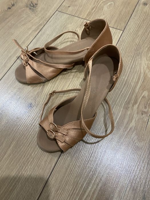 Продам танцевальные туфли