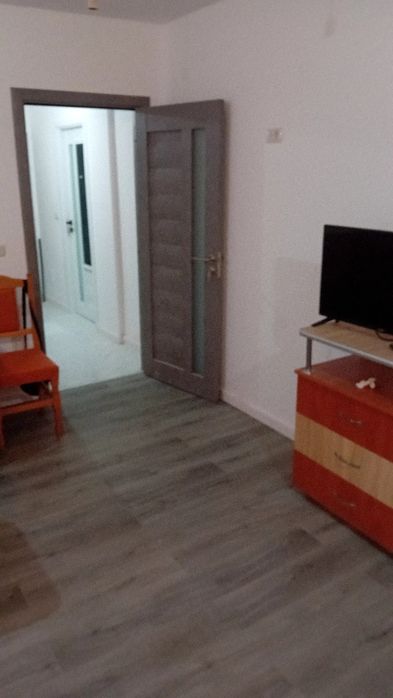 Ofer spre închiriere apartament 2 camere