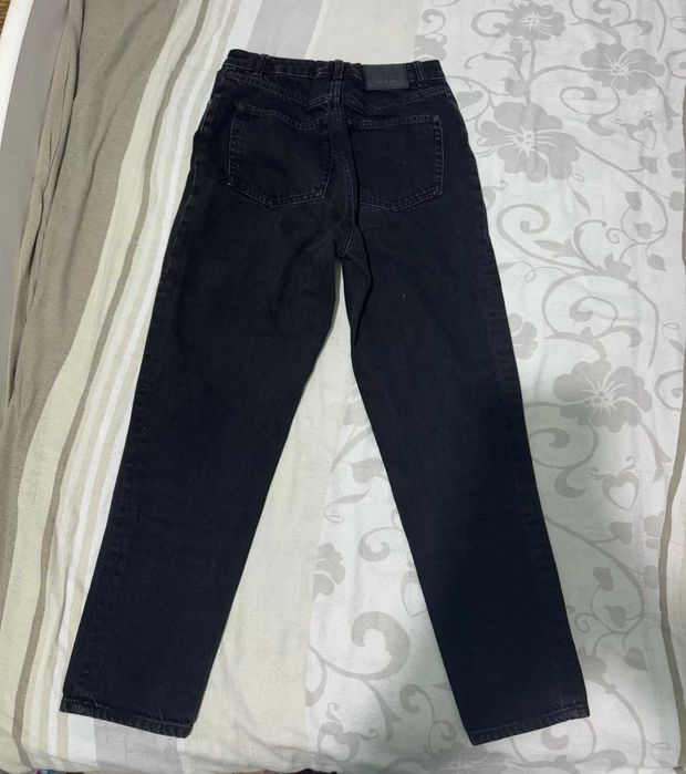 Черни дънки с пеперуди Bershka